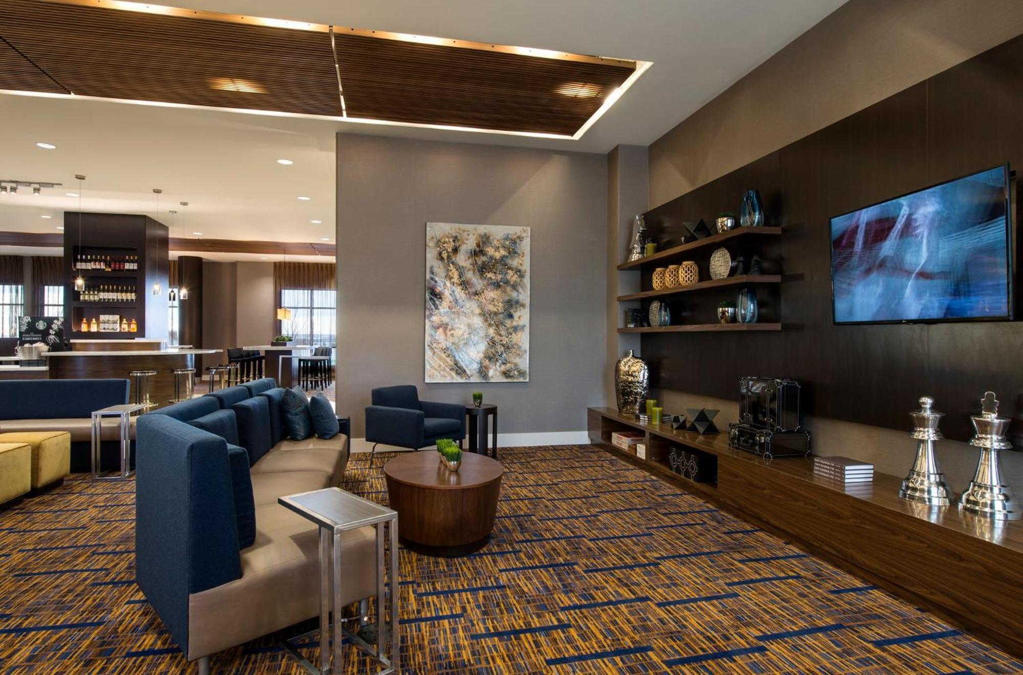 Courtyard By Marriott Calgary South Hotel Bagian luar foto