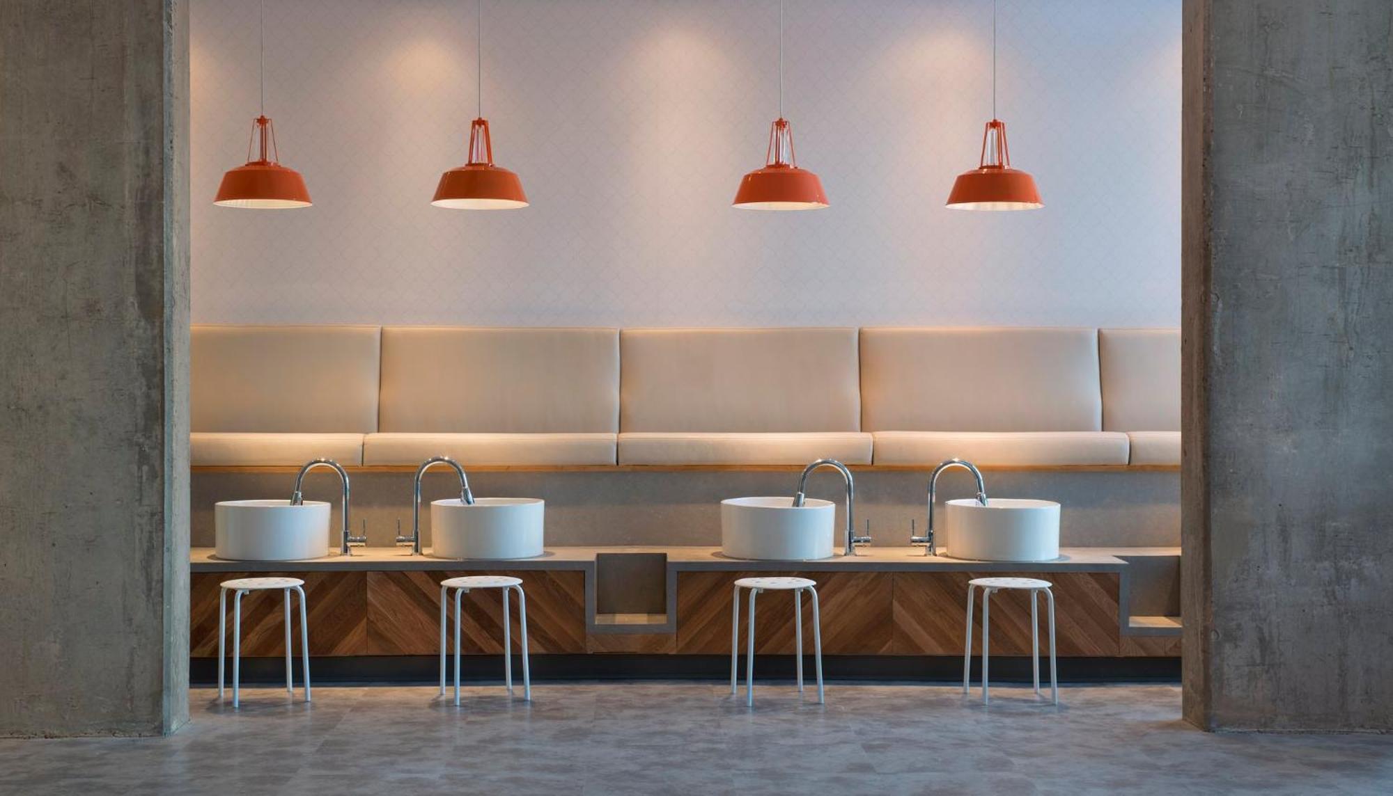 Courtyard By Marriott Calgary South Hotel Bagian luar foto