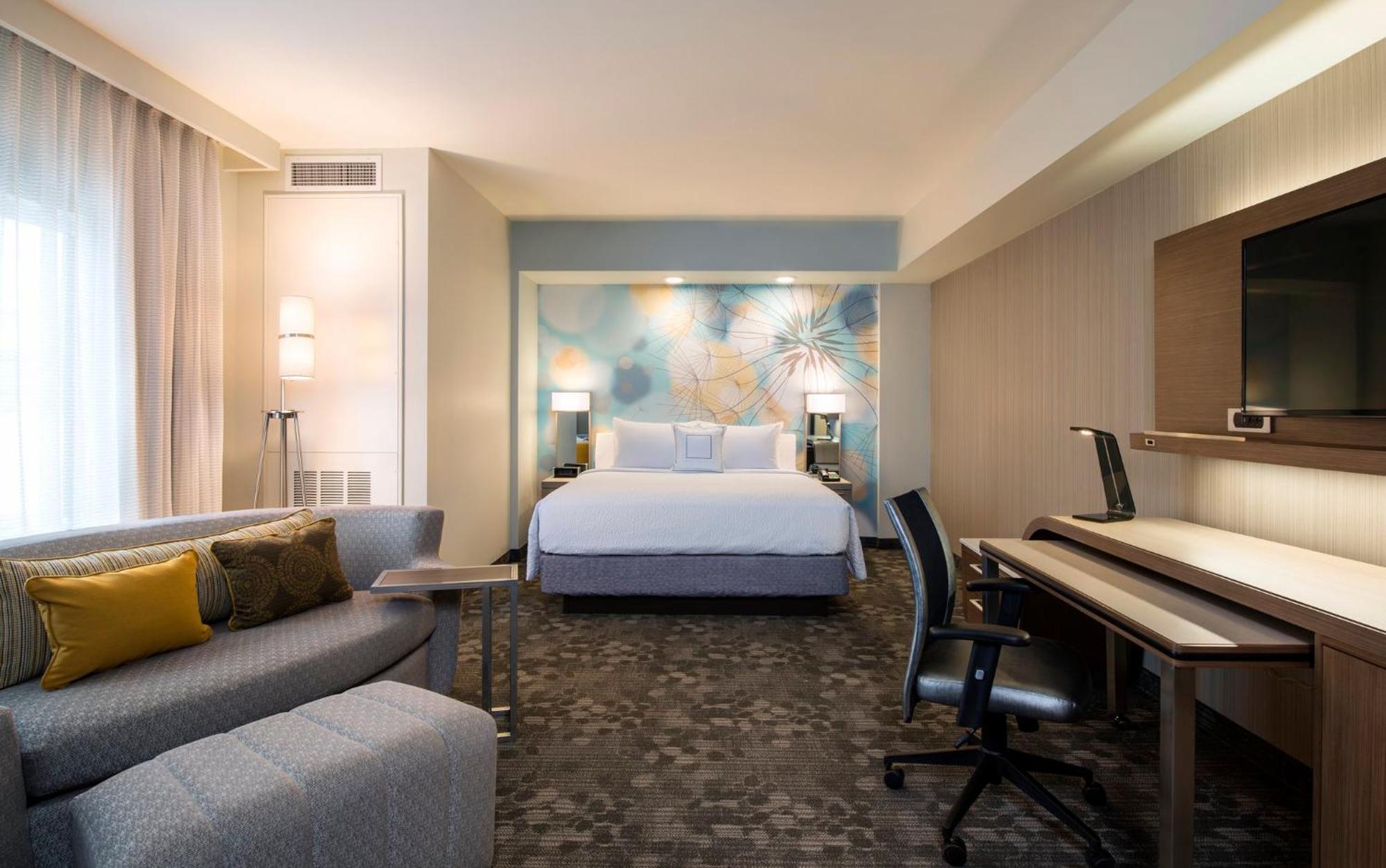 Courtyard By Marriott Calgary South Hotel Bagian luar foto