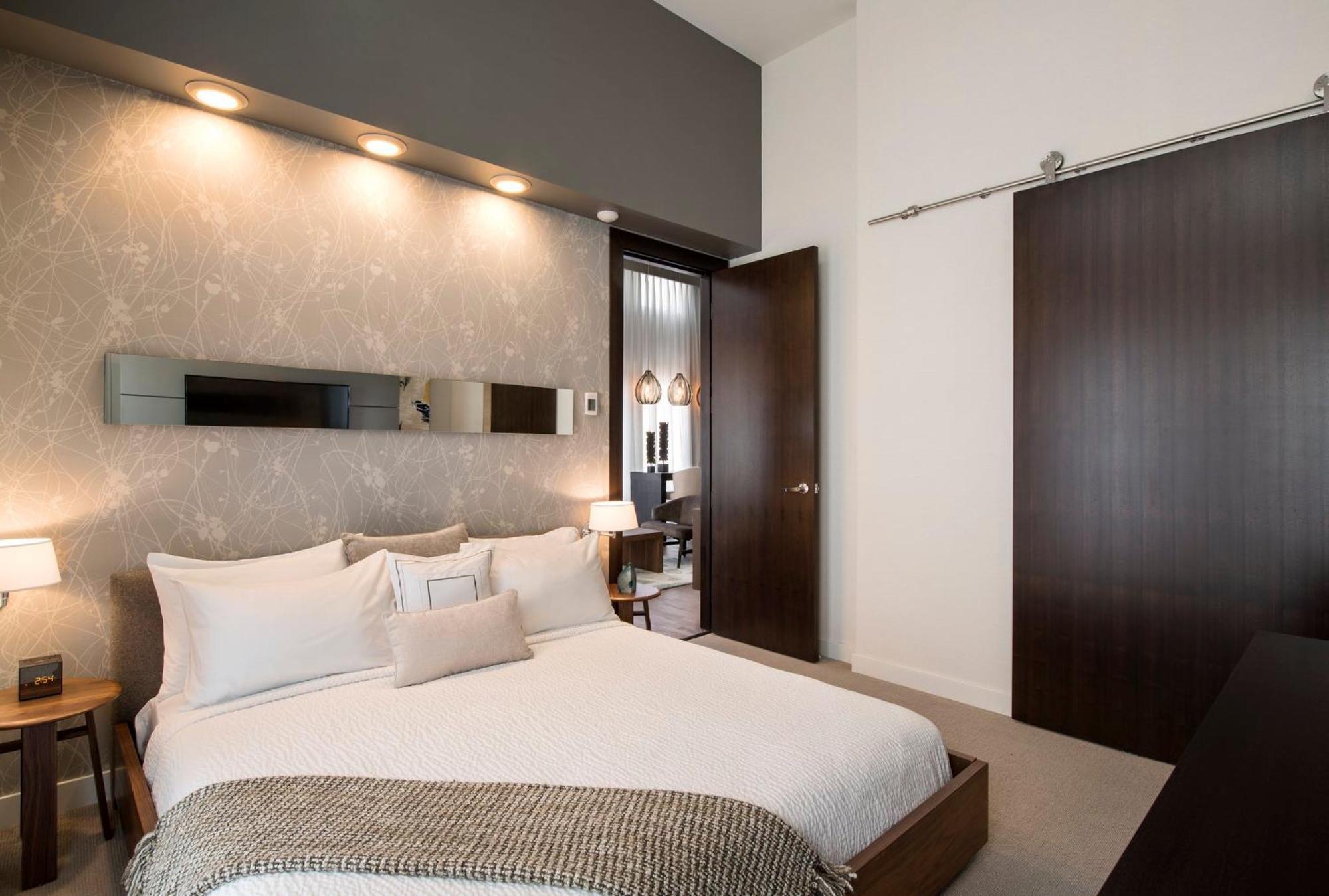 Courtyard By Marriott Calgary South Hotel Bagian luar foto