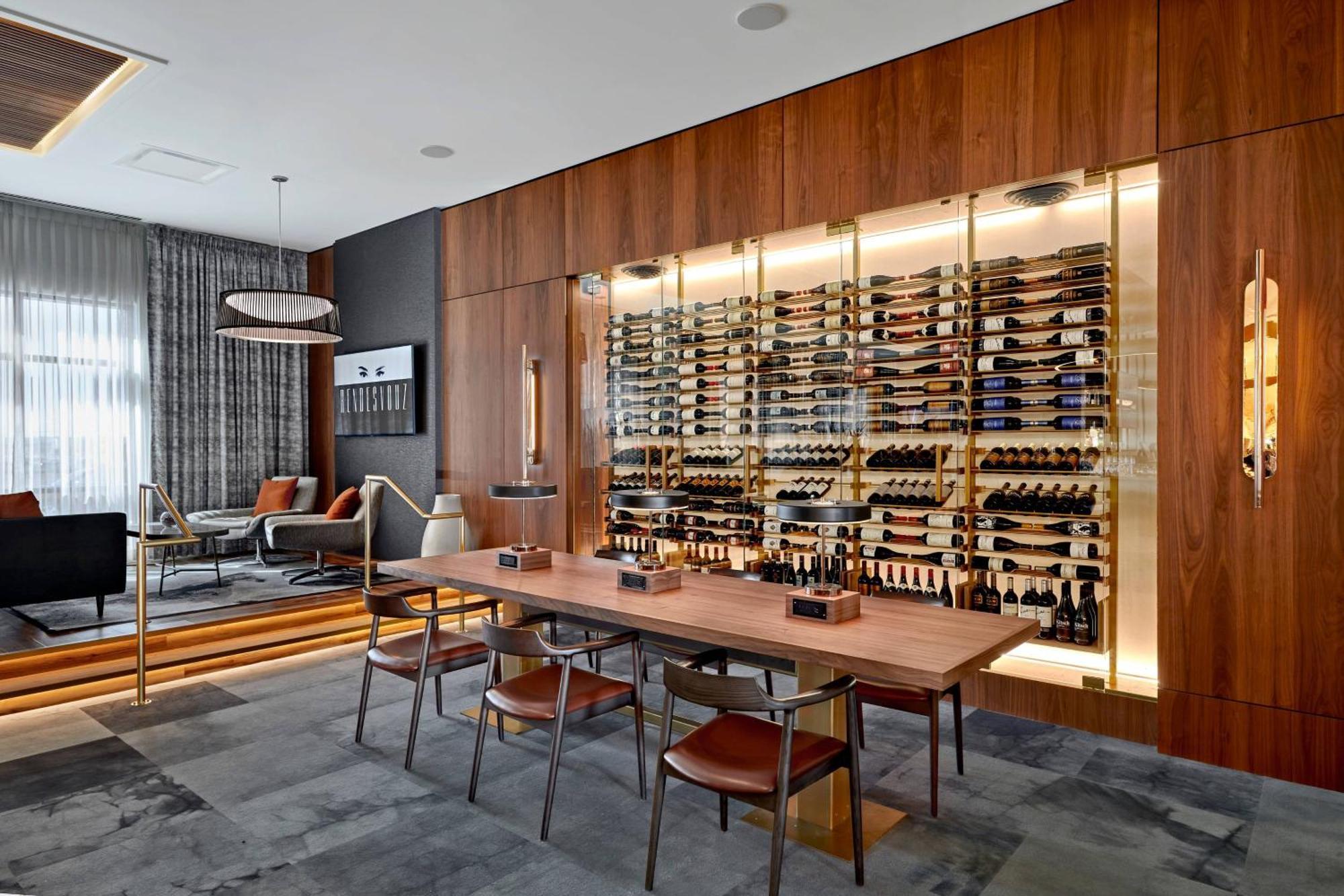 Courtyard By Marriott Calgary South Hotel Bagian luar foto