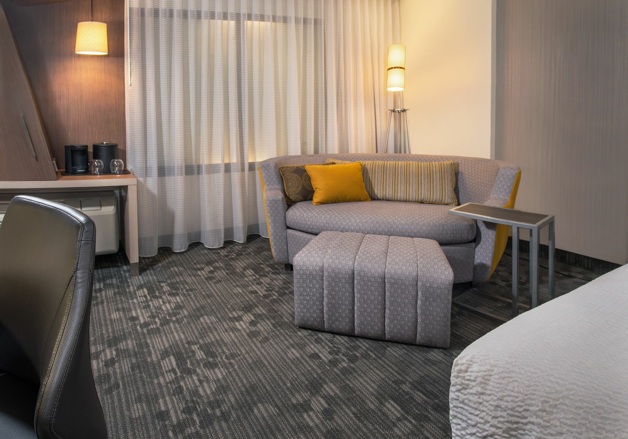 Courtyard By Marriott Calgary South Hotel Bagian luar foto