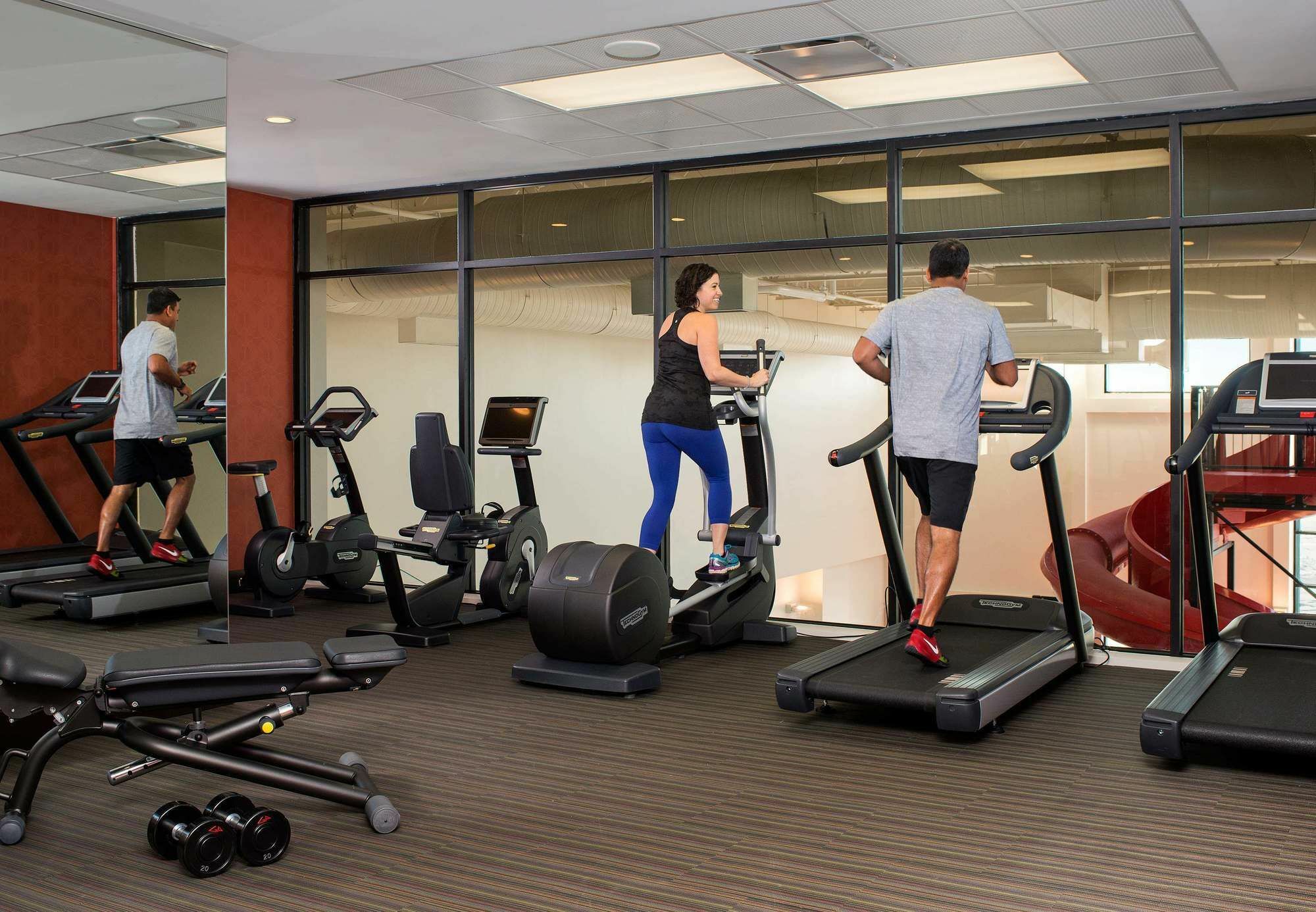 Courtyard By Marriott Calgary South Hotel Bagian luar foto